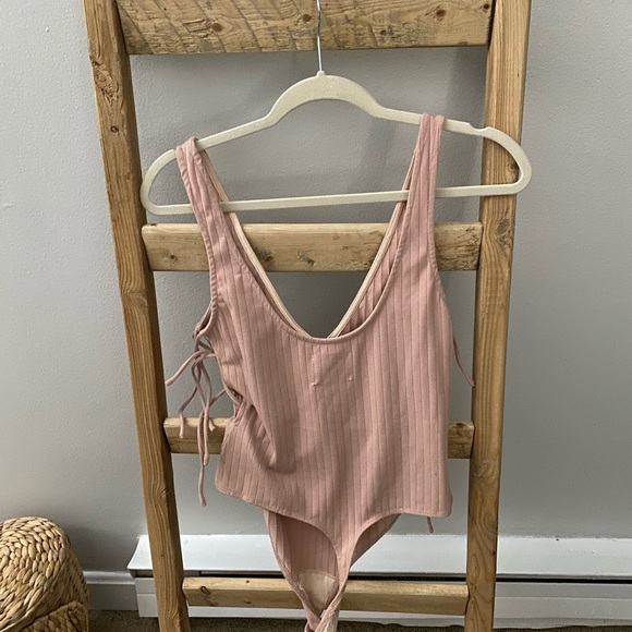 Mauve colored side tie body suit - Picture 2 of 5